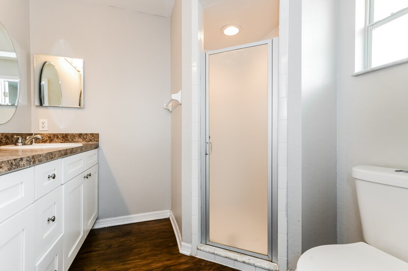 1,720/Mo, 205 Madalyn Ct Auburndale, FL 33823 Main Bathroom View