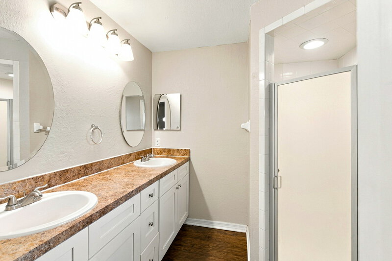 1,885/Mo, 205 Madalyn Ct Auburndale, FL 33823 Primary Bathroom View