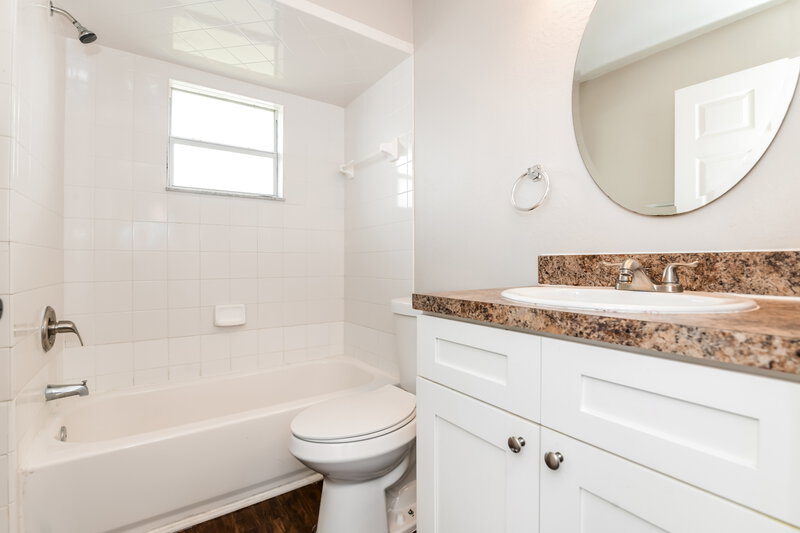 1,720/Mo, 205 Madalyn Ct Auburndale, FL 33823 Bathroom View