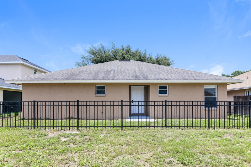 1,720/Mo, 205 Madalyn Ct Auburndale, FL 33823 Rear View