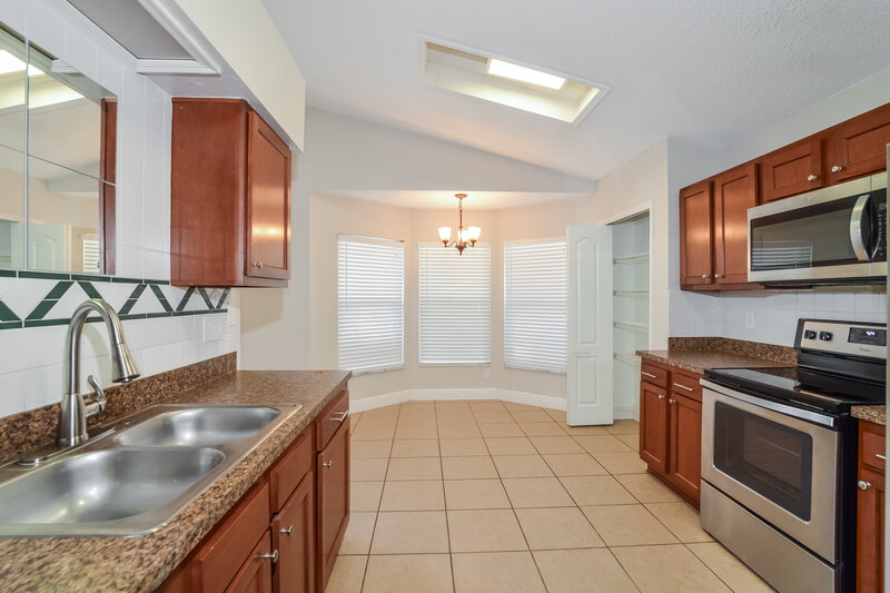 2,335/Mo, 1634 Sand Key Cir Oviedo, FL 32765 Kitchen View