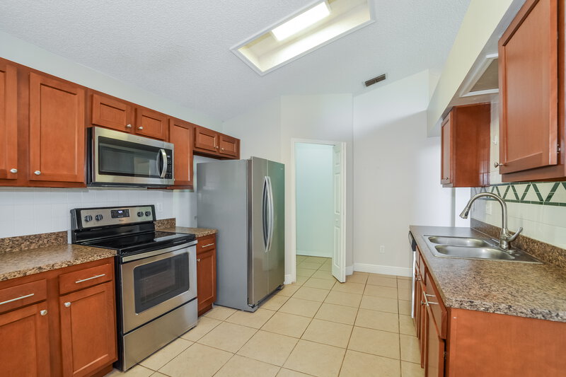 2,335/Mo, 1634 Sand Key Cir Oviedo, FL 32765 Kitchen View 2