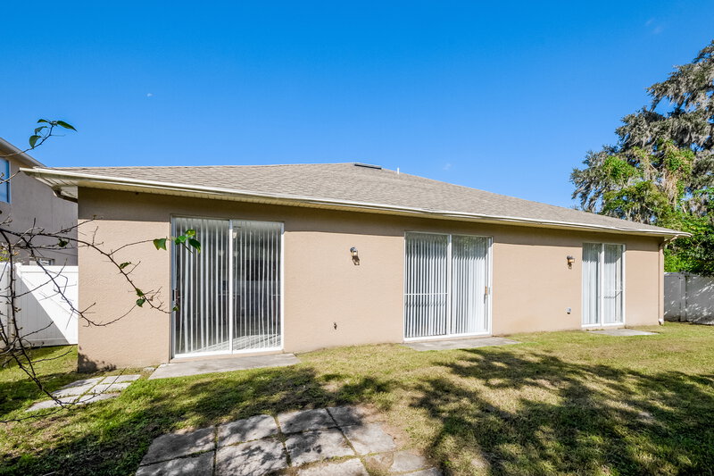 2,165/Mo, 2091 The Oaks Blvd Kissimmee, FL 34746 Rear View