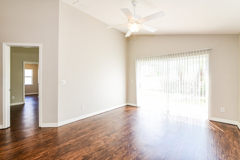 2,170/Mo, 2763 Eagle Ridge Loop Kissimmee, FL 34746 Family Room View 2
