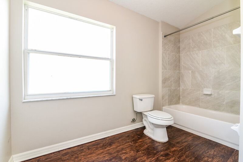 2,170/Mo, 2763 Eagle Ridge Loop Kissimmee, FL 34746 Main Bathroom View