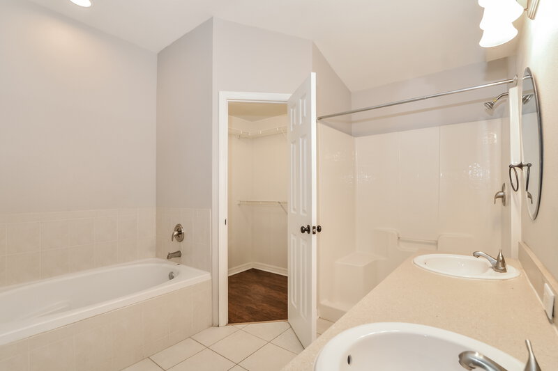 2,565/Mo, 2415 Pine Chase Circle Saint Cloud, FL 34769 Main Bathroom View