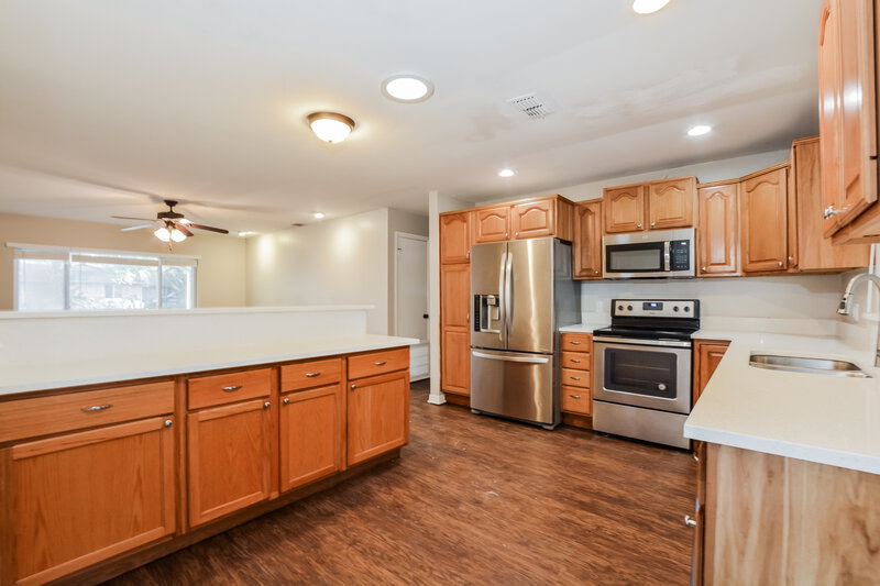 2,445/Mo, 818 Big Buck Cir Winter Springs, FL 32708 Kitchen View