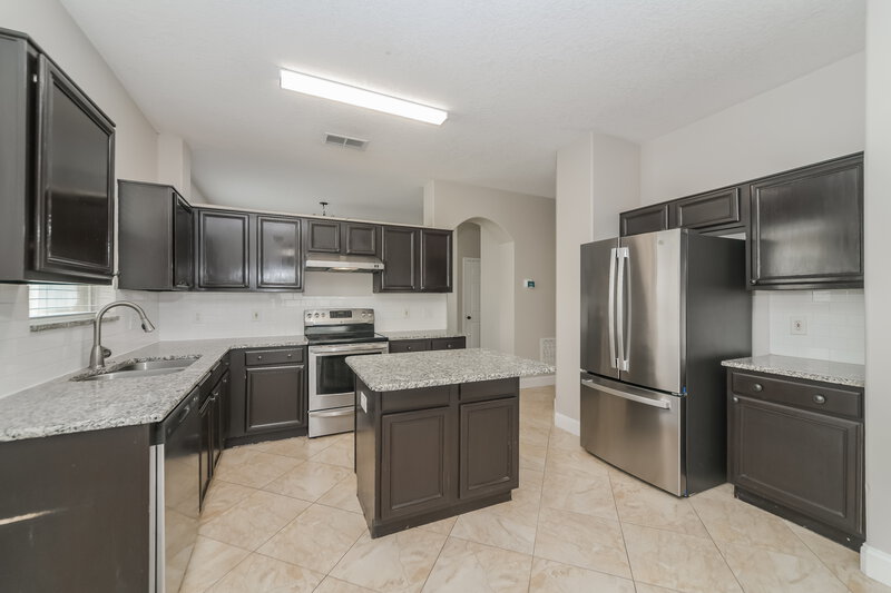 2,455/Mo, 14677 Kristenright Ln Orlando, FL 32826 Kitchen View 2