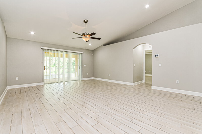 1,850/Mo, 827 Auburn Preserve Blvd Auburndale, FL 33823 Living Room View