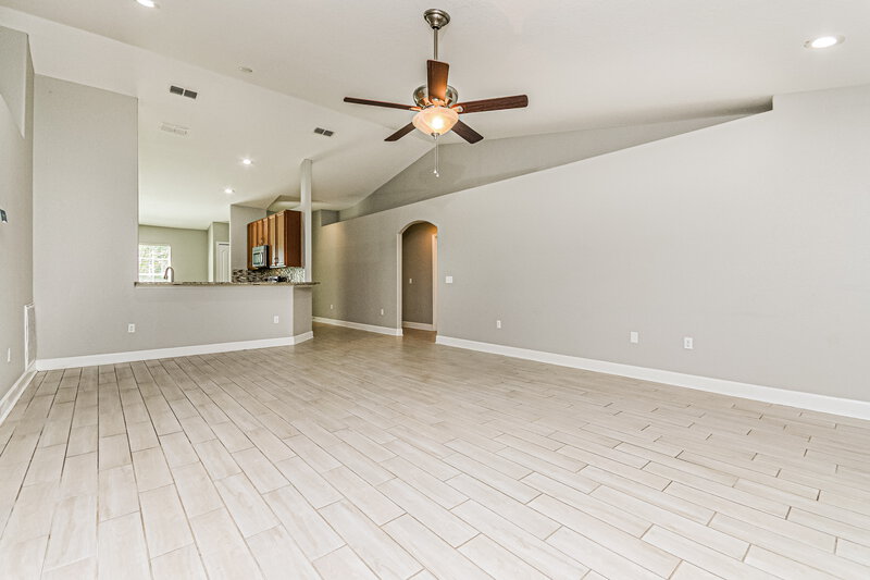 1,850/Mo, 827 Auburn Preserve Blvd Auburndale, FL 33823 Living Room View 3