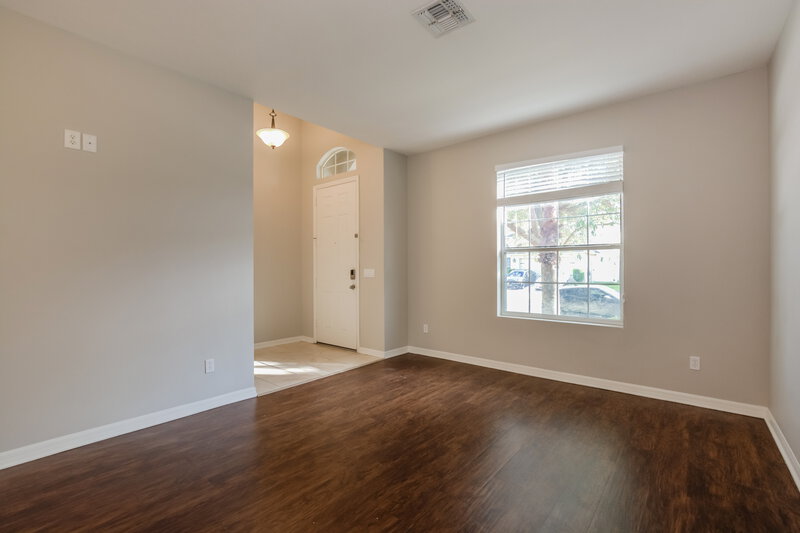 2,570/Mo, 15128 Stonebriar Way Orlando, FL 32826 Living Room View