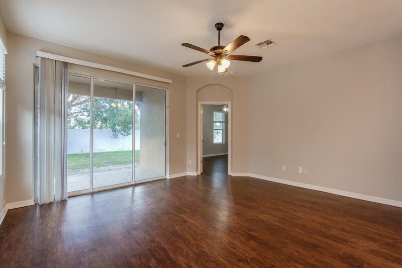 2,570/Mo, 15128 Stonebriar Way Orlando, FL 32826 Family Room View