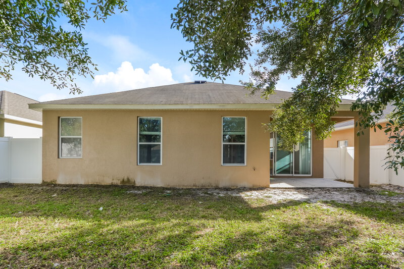 2,570/Mo, 15128 Stonebriar Way Orlando, FL 32826 Rear View