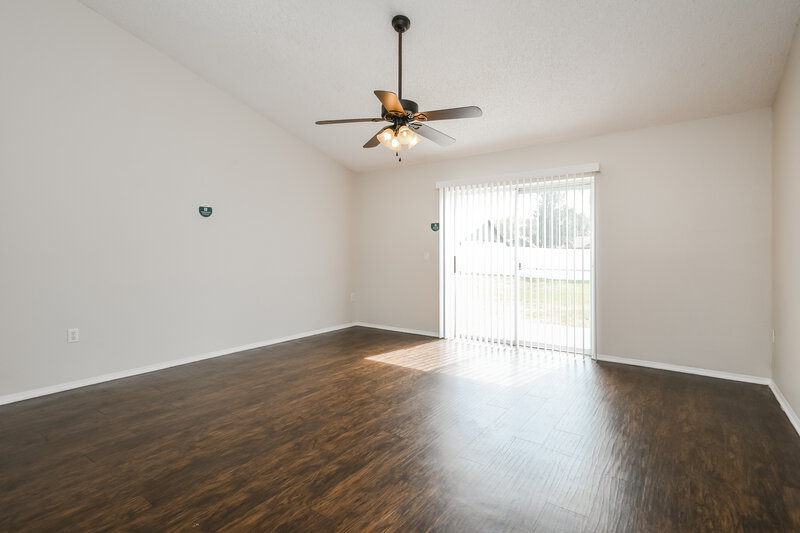 1,960/Mo, 195 Lake Thomas Dr Winter Haven, FL 33880 Living Room View
