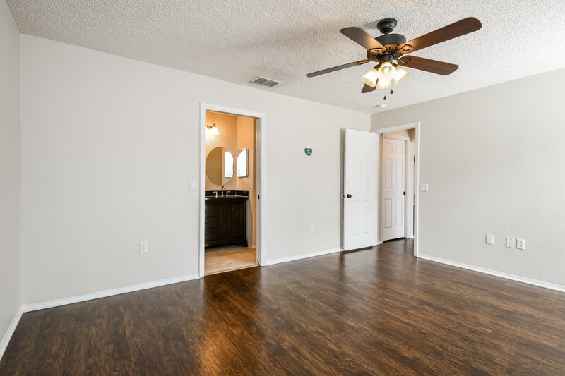 1,960/Mo, 195 Lake Thomas Dr Winter Haven, FL 33880 Main Bedroom View 2