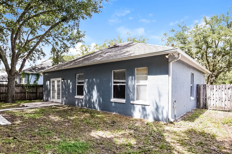 0/Mo, 12720 Woodbury Glen Dr Orlando, FL 32828 Rear View