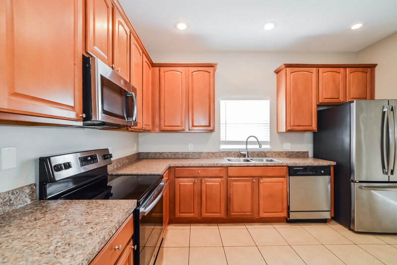 2,435/Mo, 2146 Victoria Falls Dr Orlando, FL 32824 Kitchen View