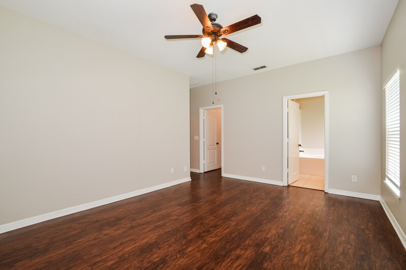 2,435/Mo, 2146 Victoria Falls Dr Orlando, FL 32824 Main Bedroom View 2