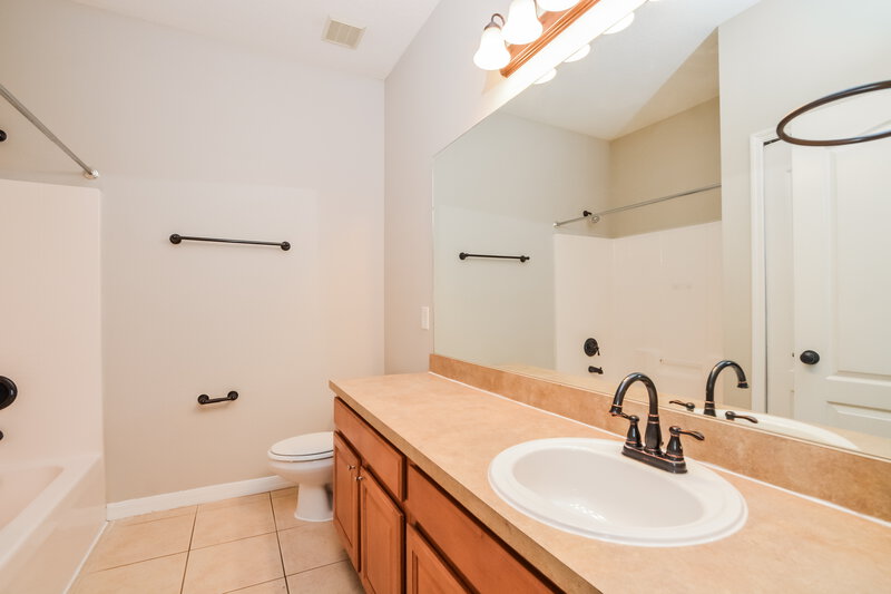 2,435/Mo, 2146 Victoria Falls Dr Orlando, FL 32824 Bathroom View