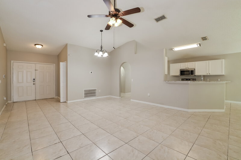 2,060/Mo, 544 Birch Ct Apopka, FL 32712 Living Room View 2
