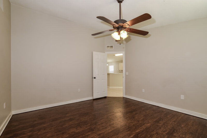 2,060/Mo, 544 Birch Ct Apopka, FL 32712 Main Bedroom View 2