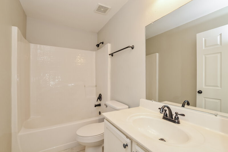 2,060/Mo, 544 Birch Ct Apopka, FL 32712 Bathroom View