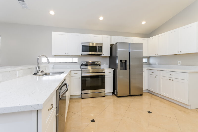 2,250/Mo, 3049 Rob Way Kissimmee, FL 34743 Kitchen View 2