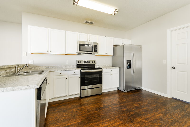 1,655/Mo, 536 Bromley Ct Kissimmee, FL 34758 Kitchen View