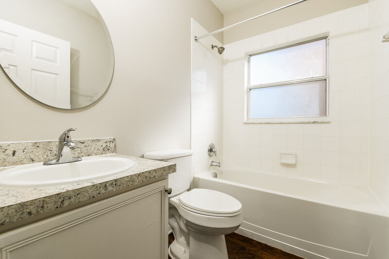 1,655/Mo, 536 Bromley Ct Kissimmee, FL 34758 Bathroom View