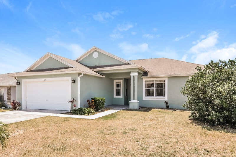 3,660/Mo, 6033 Live Oak Dr Winter Haven, FL 33880 Front View