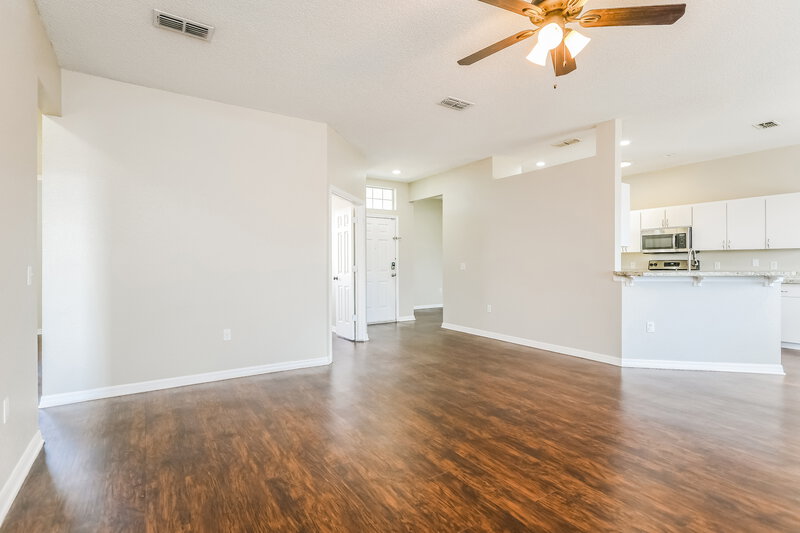 3,660/Mo, 6033 Live Oak Dr Winter Haven, FL 33880 Living Room View 2