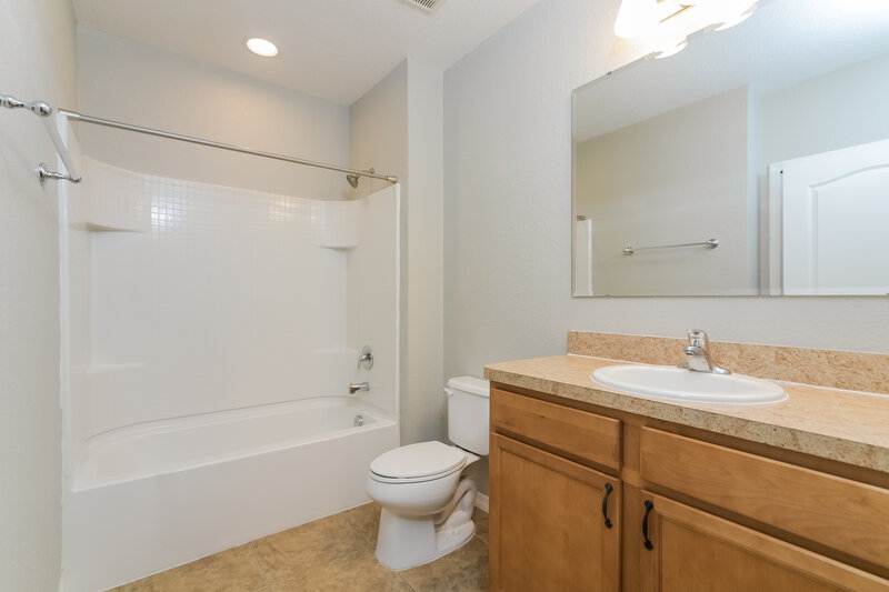 1,895/Mo, 1744 Wallace Manor Loop Winter Haven, FL 33880 Bathroom View