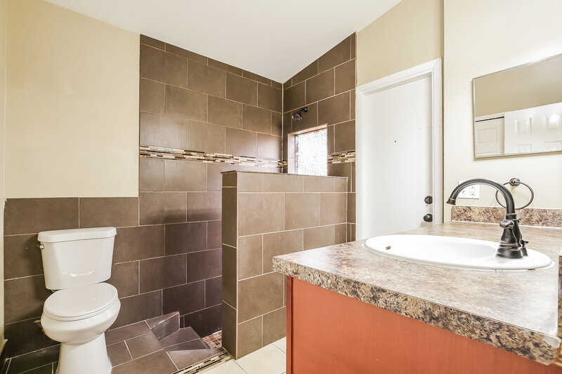 2,095/Mo, 1345 Bridlebrook Drive Casselberry, FL 32707 Main Bathroom View