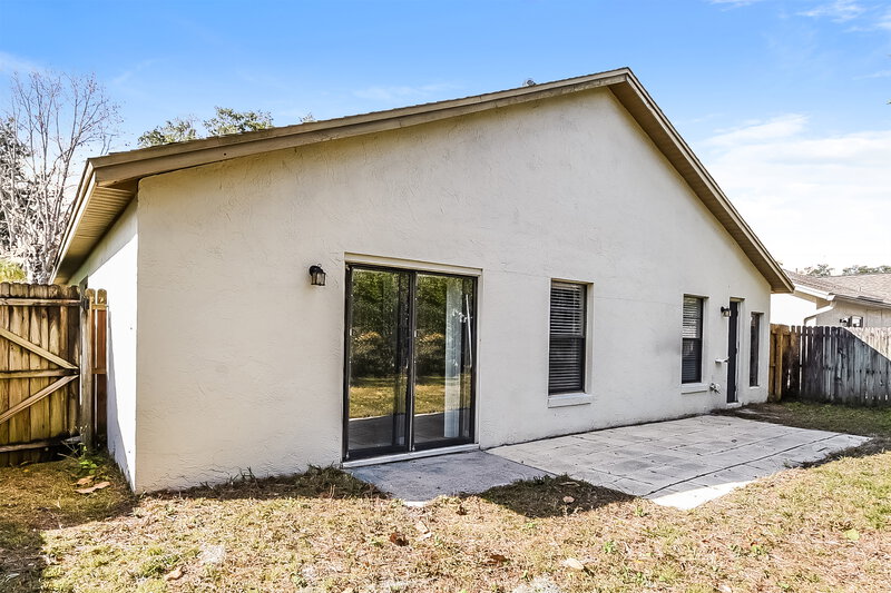 0/Mo, 1345 Bridlebrook Drive Casselberry, FL 32707 Rear View