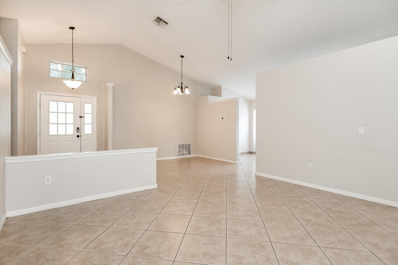 2,400/Mo, 10832 Rushwood Way Clermont, FL 34714 Living Room View 2