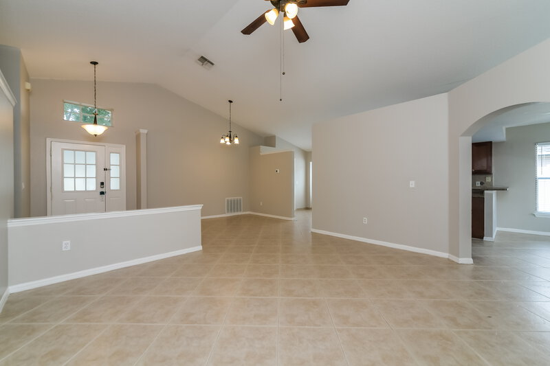 2,170/Mo, 10832 Rushwood Way Clermont, FL 34714 Living Room View 3