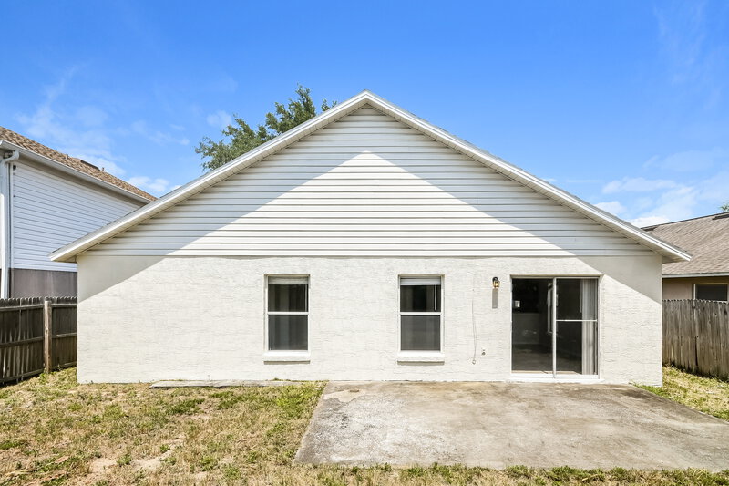 2,400/Mo, 10832 Rushwood Way Clermont, FL 34714 Rear View