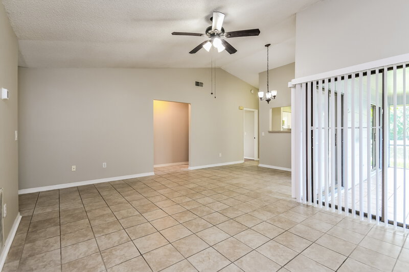 2,140/Mo, 11389 Darlington Dr Orlando, FL 32837 Living Room View 2