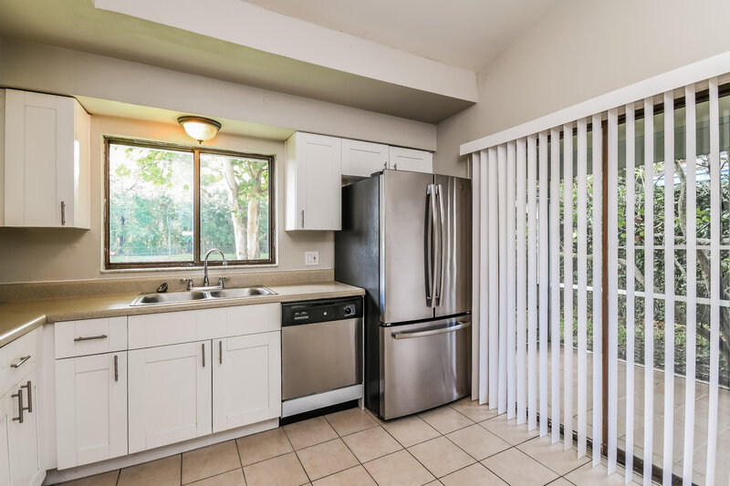 2,140/Mo, 11389 Darlington Dr Orlando, FL 32837 Kitchen View