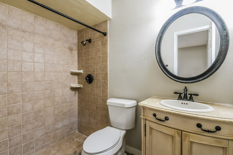 2,140/Mo, 11389 Darlington Dr Orlando, FL 32837 Main Bathroom View