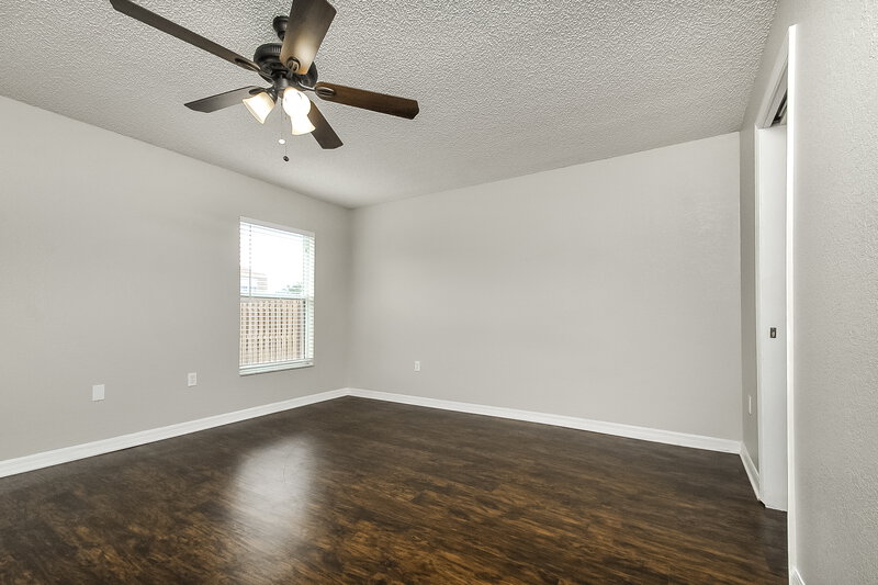 2,220/Mo, 6025 Live Oak Dr Winter Haven, FL 33880 Main Bedroom View 2