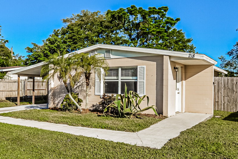 1,580/Mo, 218 Woodmere Blvd Sanford, FL 32773 Front View 2