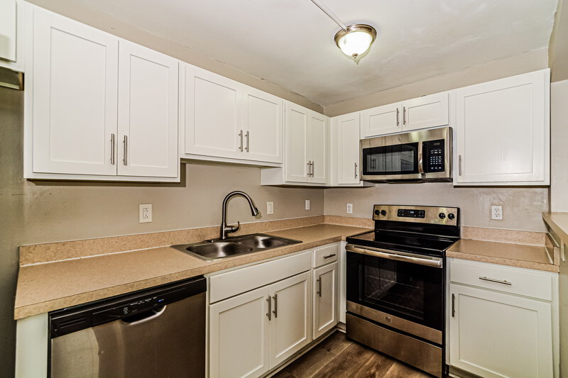 1,580/Mo, 218 Woodmere Blvd Sanford, FL 32773 Kitchen View