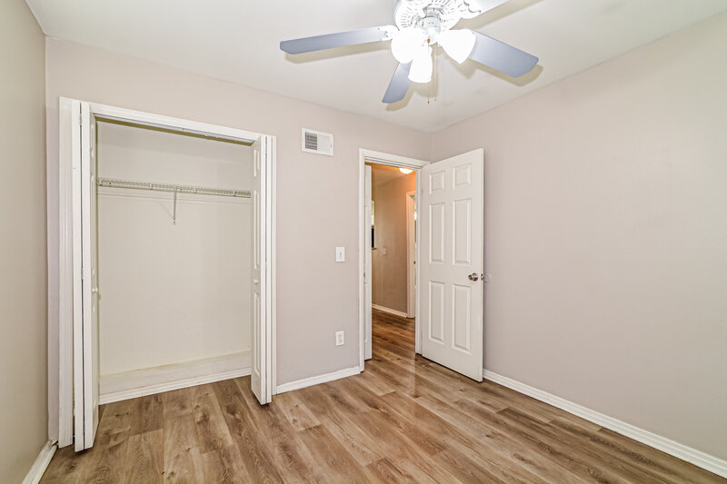 1,580/Mo, 218 Woodmere Blvd Sanford, FL 32773 Main Bedroom View 2