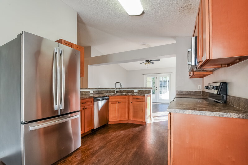 2,340/Mo, 936 Welch Hill Circle Apopka, FL 32712 Kitchen View