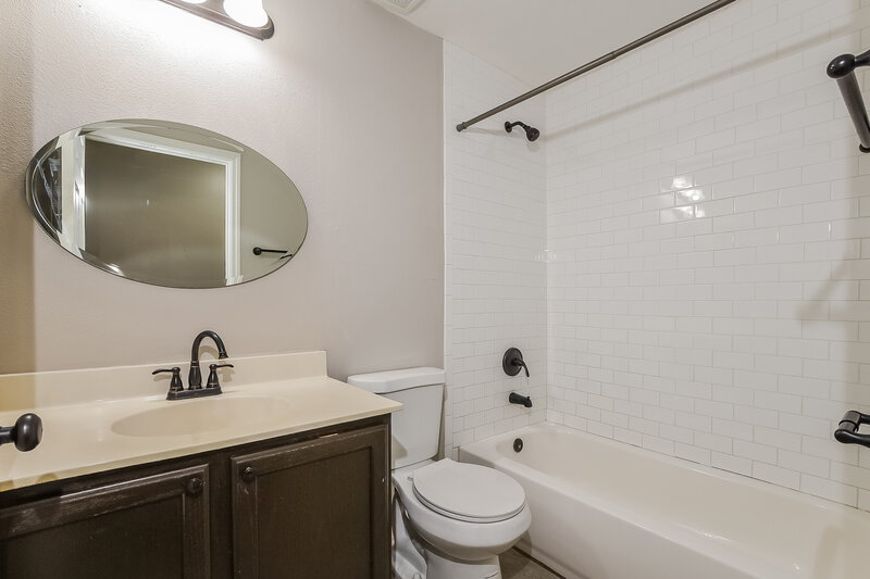 2,340/Mo, 936 Welch Hill Circle Apopka, FL 32712 Bathroom View