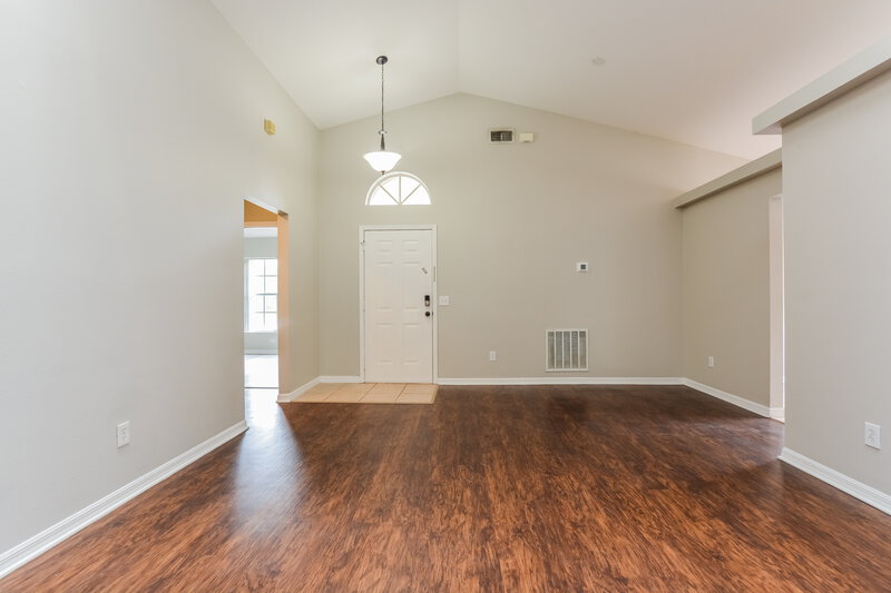 2,460/Mo, 1033 Shale Trail Street Apopka, FL 32703 Living Room View 2