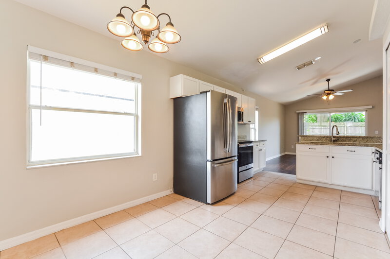 2,460/Mo, 1033 Shale Trail Street Apopka, FL 32703 Breakfast Nook View