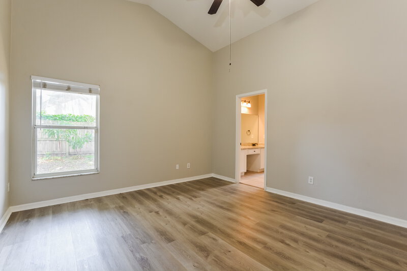 2,460/Mo, 1033 Shale Trail Street Apopka, FL 32703 Main Bedroom View