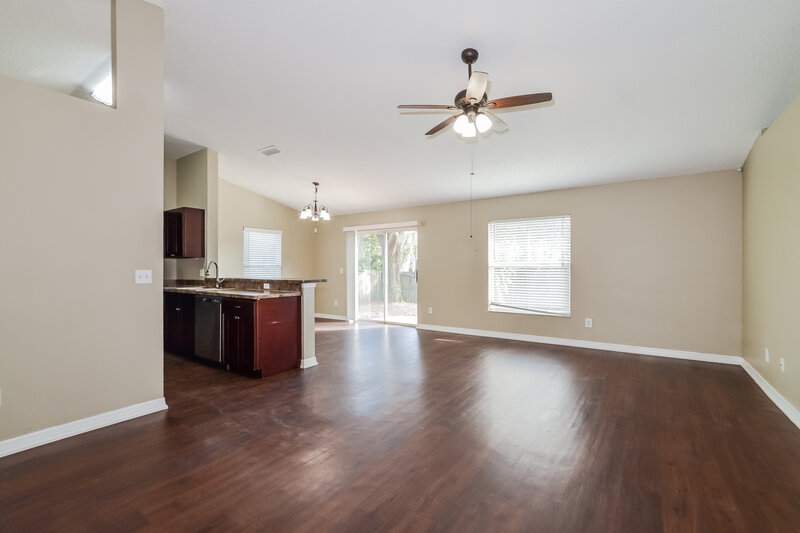 2,295/Mo, 5070 Red Bay Drive Orlando, FL 32829 Living Room View
